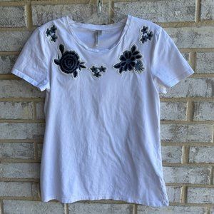 Banana Republic The Signature Tee  Womens White Top Embroidered Floral , Size S